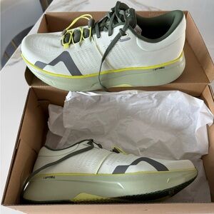 Mount to Coast R1 Agave Mens Running Shoes